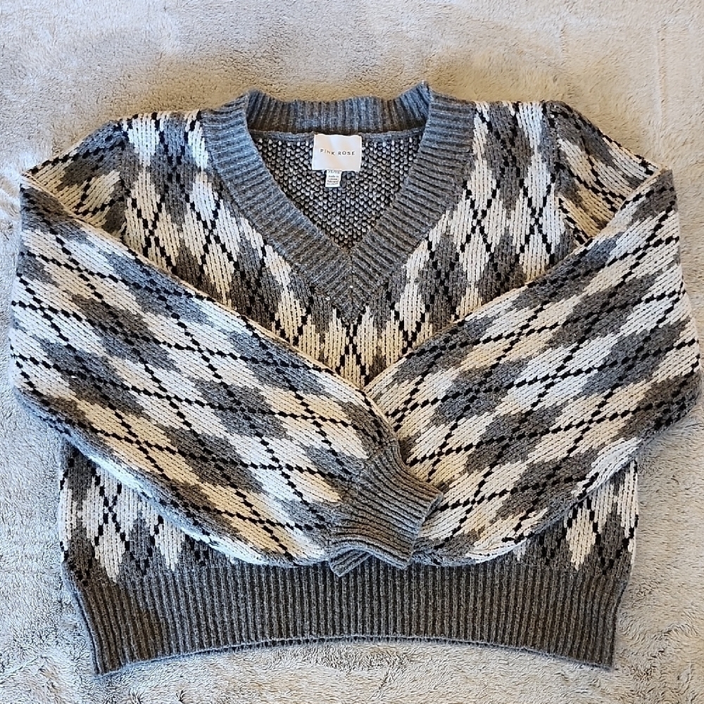 Pink Rose grey argyle cropped, balloon sleeve v-neck women's sweater Size XL
